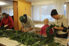 2015 November: Adventskranzbinden