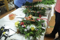 2016 November: Adventskranzbinden mit DEMINI