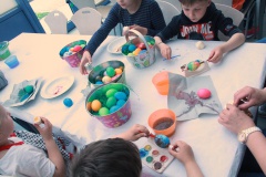2019 April: Ostereierfärben in Straubing